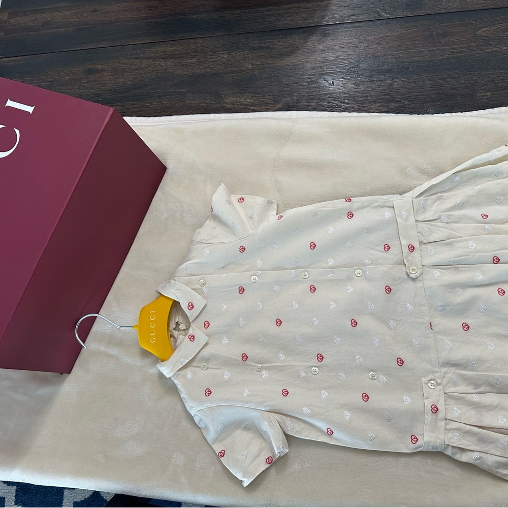 Gucci Elegant Cream Fabric